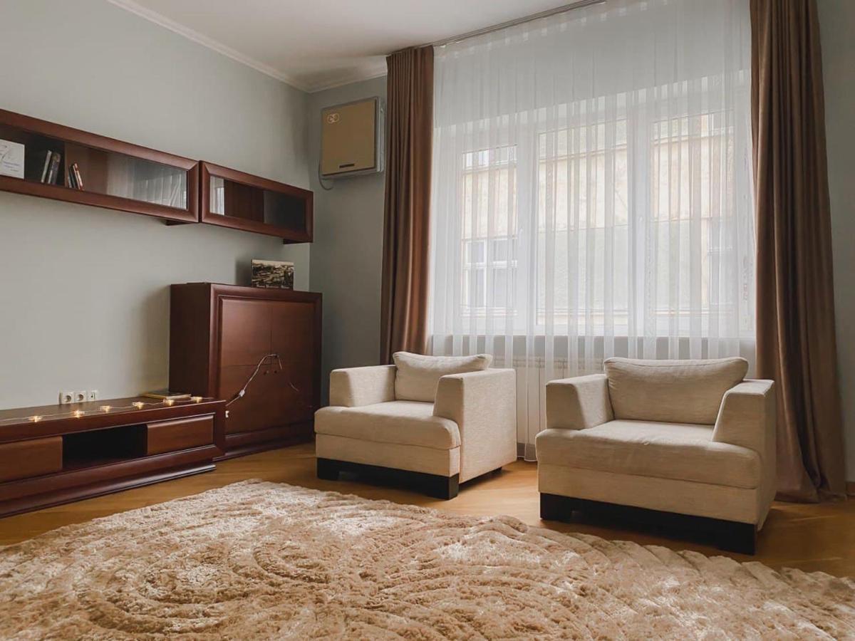 Family Apartment Near The University Czernowitz Exterior foto