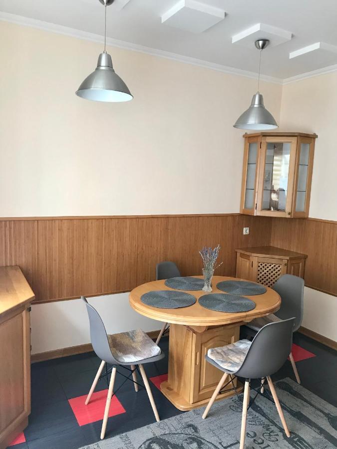 Family Apartment Near The University Czernowitz Exterior foto