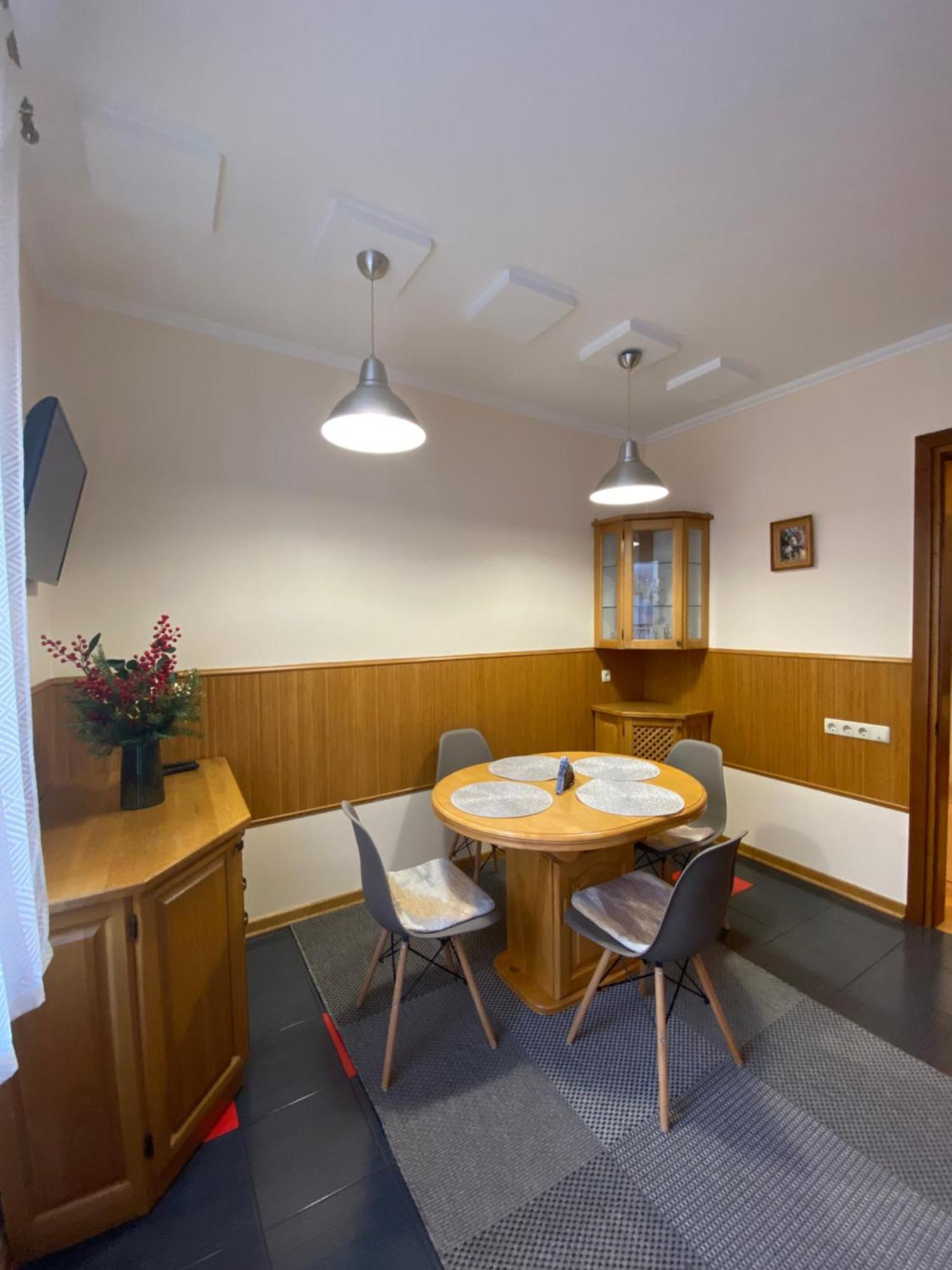 Family Apartment Near The University Czernowitz Exterior foto